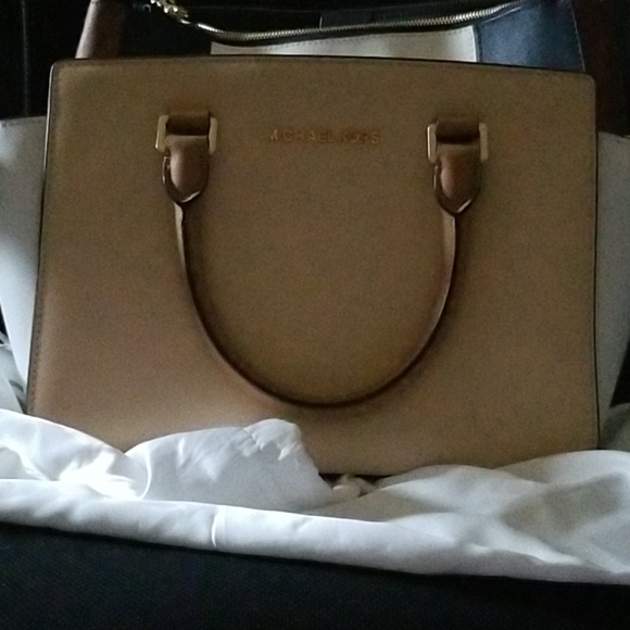 Brand new Michael Kors satchel purses w/dust bag